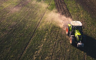 Maquinaria Agrícola en Climas Extremos: Protección Contra Humedad, Polvo y Salinidad